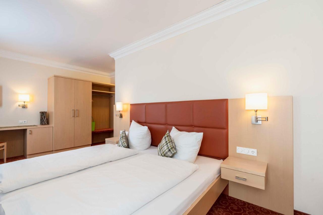 Hotel Dirsch Wellness & Spa Resort Emsing Dış mekan fotoğraf