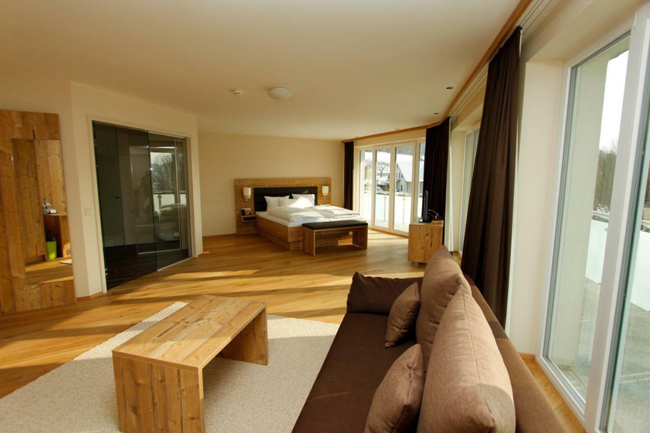 Hotel Dirsch Wellness & Spa Resort Emsing Dış mekan fotoğraf