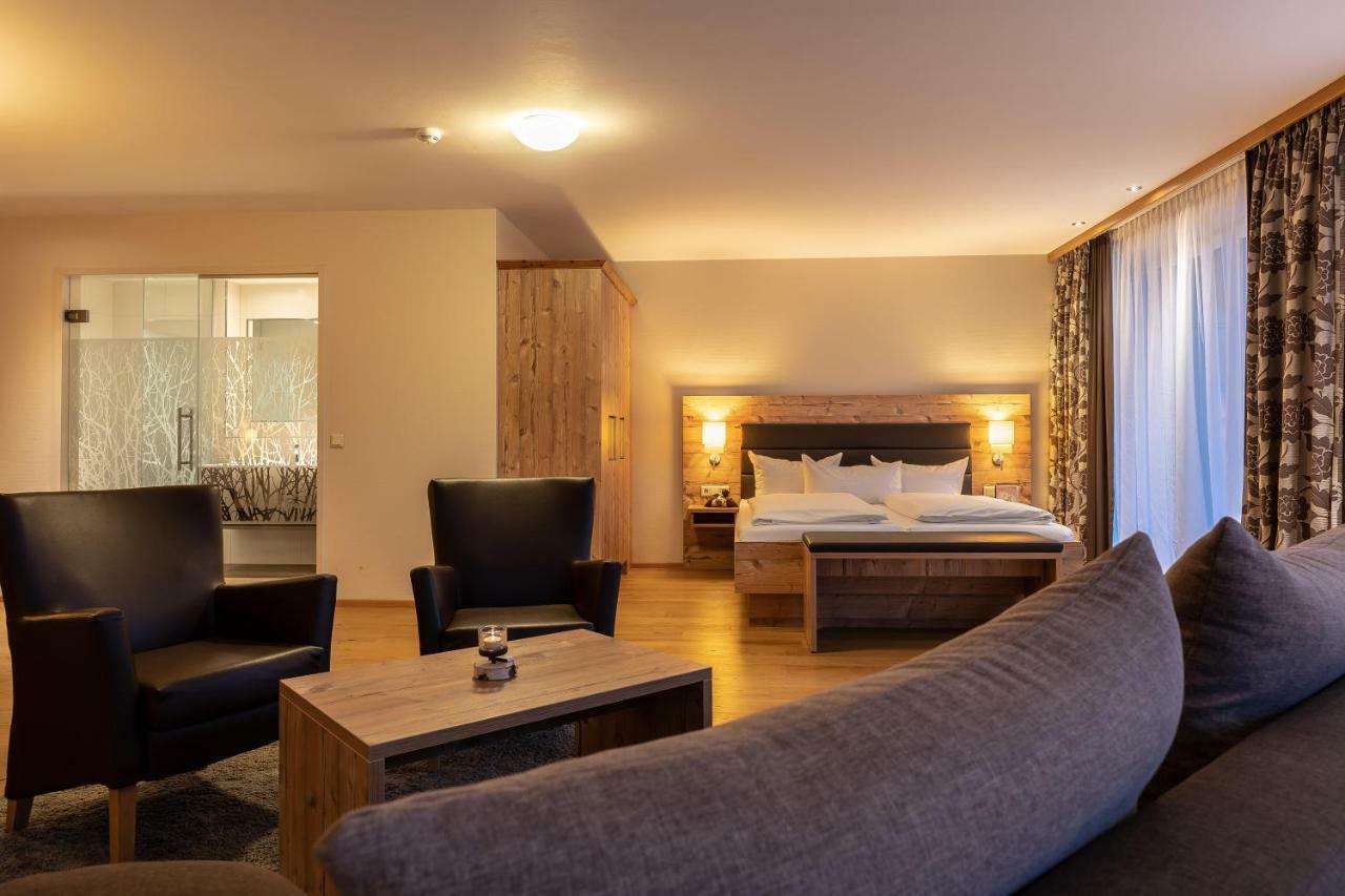 Hotel Dirsch Wellness & Spa Resort Emsing Dış mekan fotoğraf